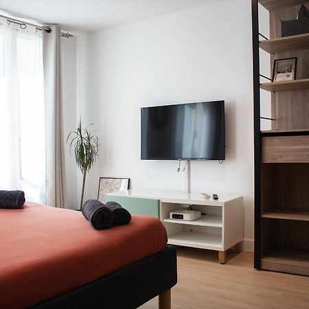 Studio Cosy En Plein Coeur Historique De Pontoise Apartment Bagian luar foto